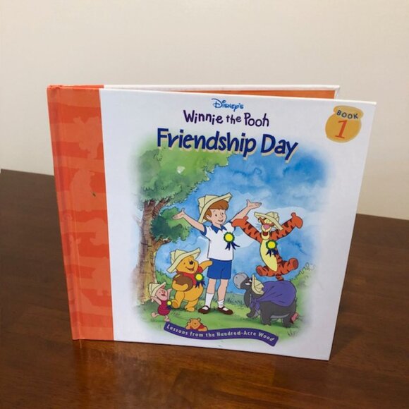 Disney’s Winnie The Pooh Friendship Day Book - Picture 2 of 10
